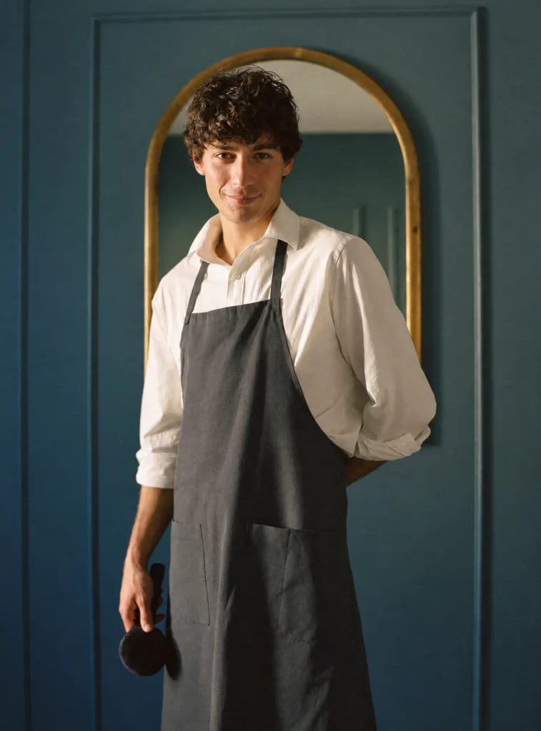 Portret van Jesse de Meester, kapper in opleiding